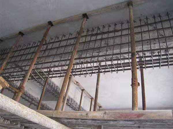 梁加固，加大截面